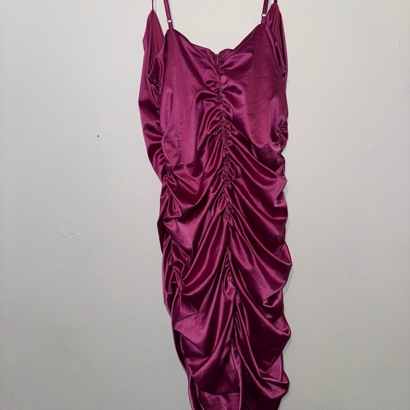 Fashion Nova Fuchsia Satin Mini Dress Size 1XL - Picture 4 of 4